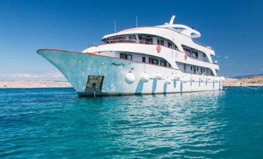 Dalmatian Paradise Deluxe Cruise from Split